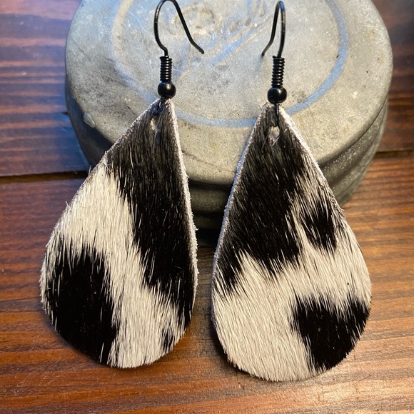 Cowhide earrings, black and white, hair on hide, wrangler southwestern gift - Picture 2 of 6